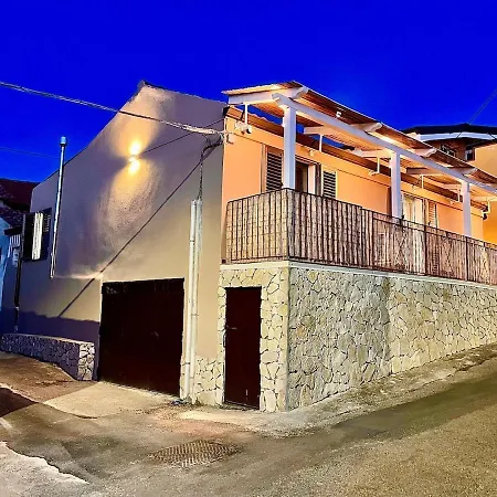 בית נופש Dafne Fitili